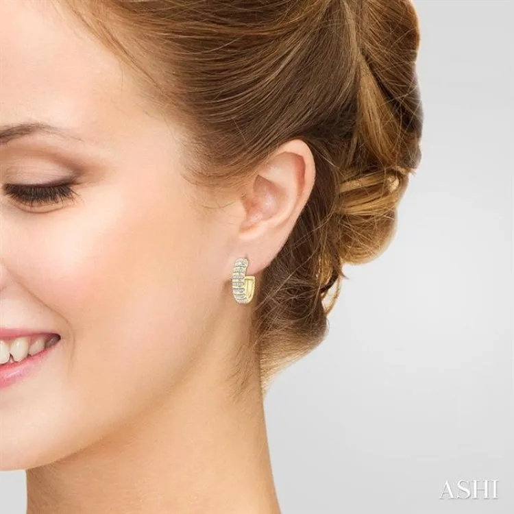 1/4 ctw Ribbed Round Cut Diamond Half Hoop Earring in 10K Yellow Gold