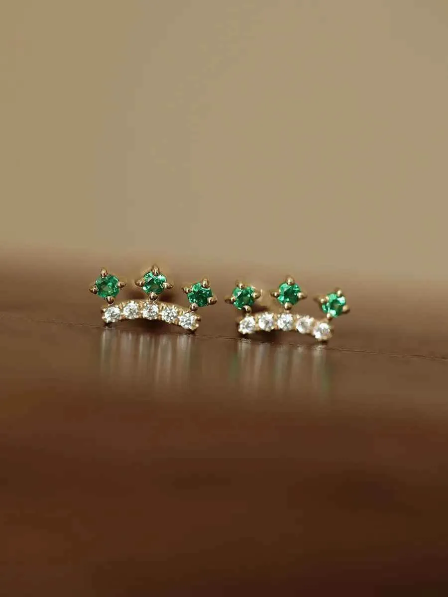 925 Sterling Silver Stud Earrings Charm Jewelry - Small Crown Shape - Xm350