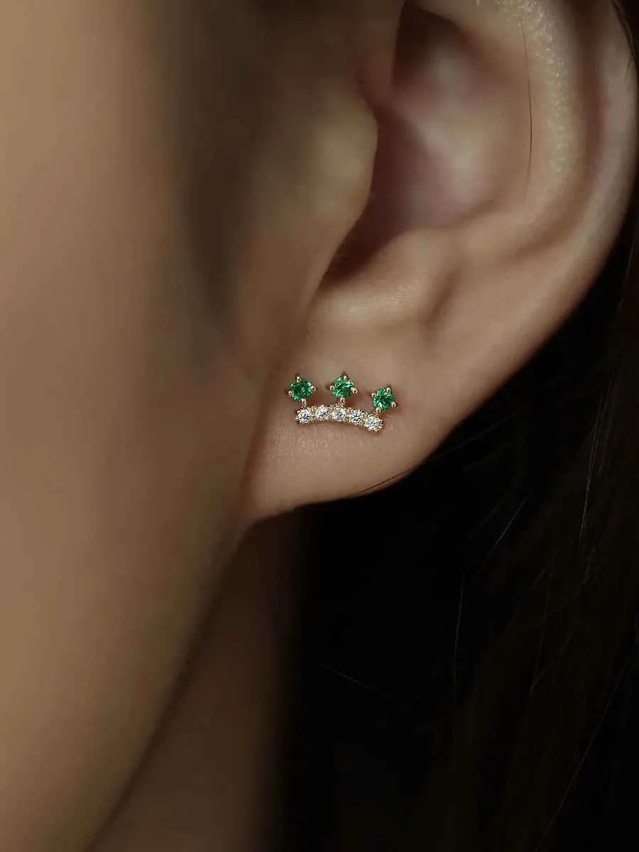 925 Sterling Silver Stud Earrings Charm Jewelry - Small Crown Shape - Xm350