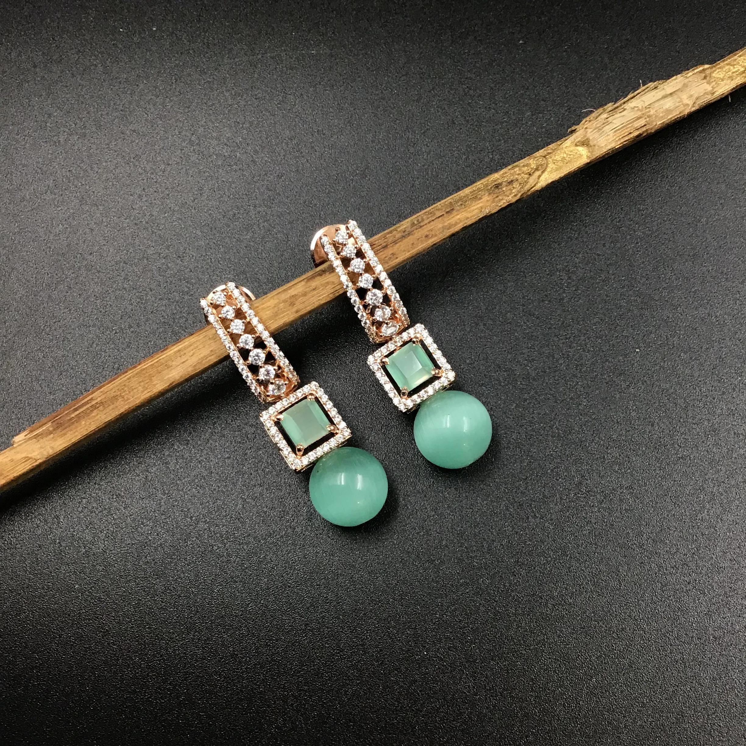 Light Earring Zircon/AD Earring 3357-08