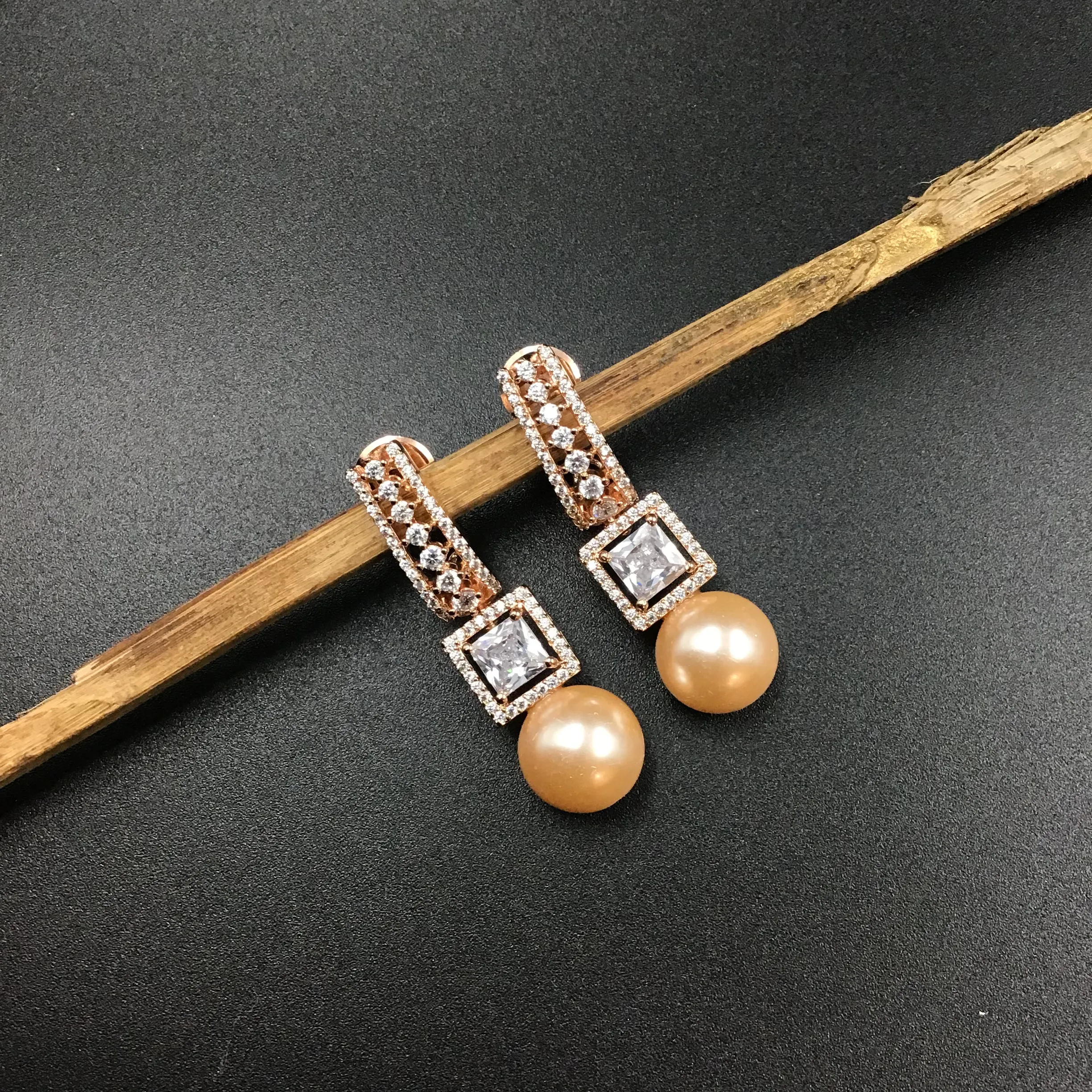 Light Earring Zircon/AD Earring 3357-08