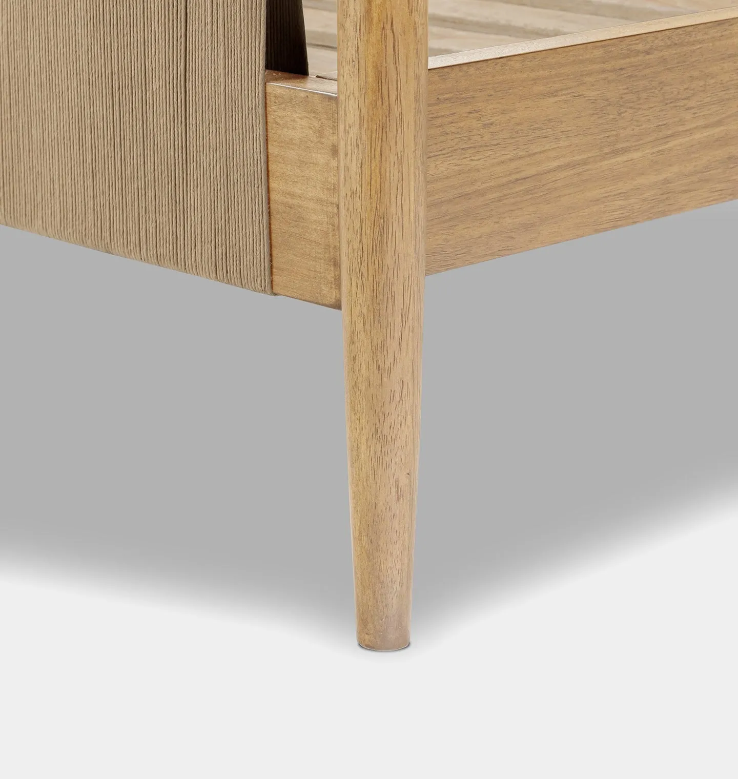 Richard Natural Rush Bed