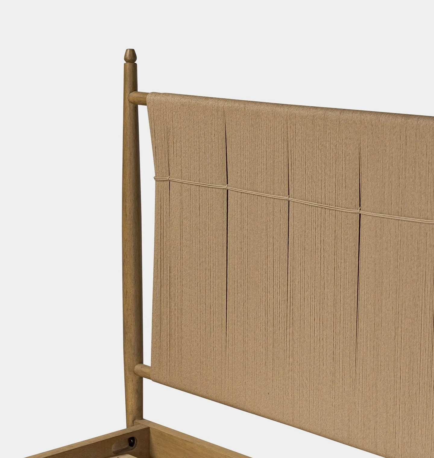 Richard Natural Rush Bed