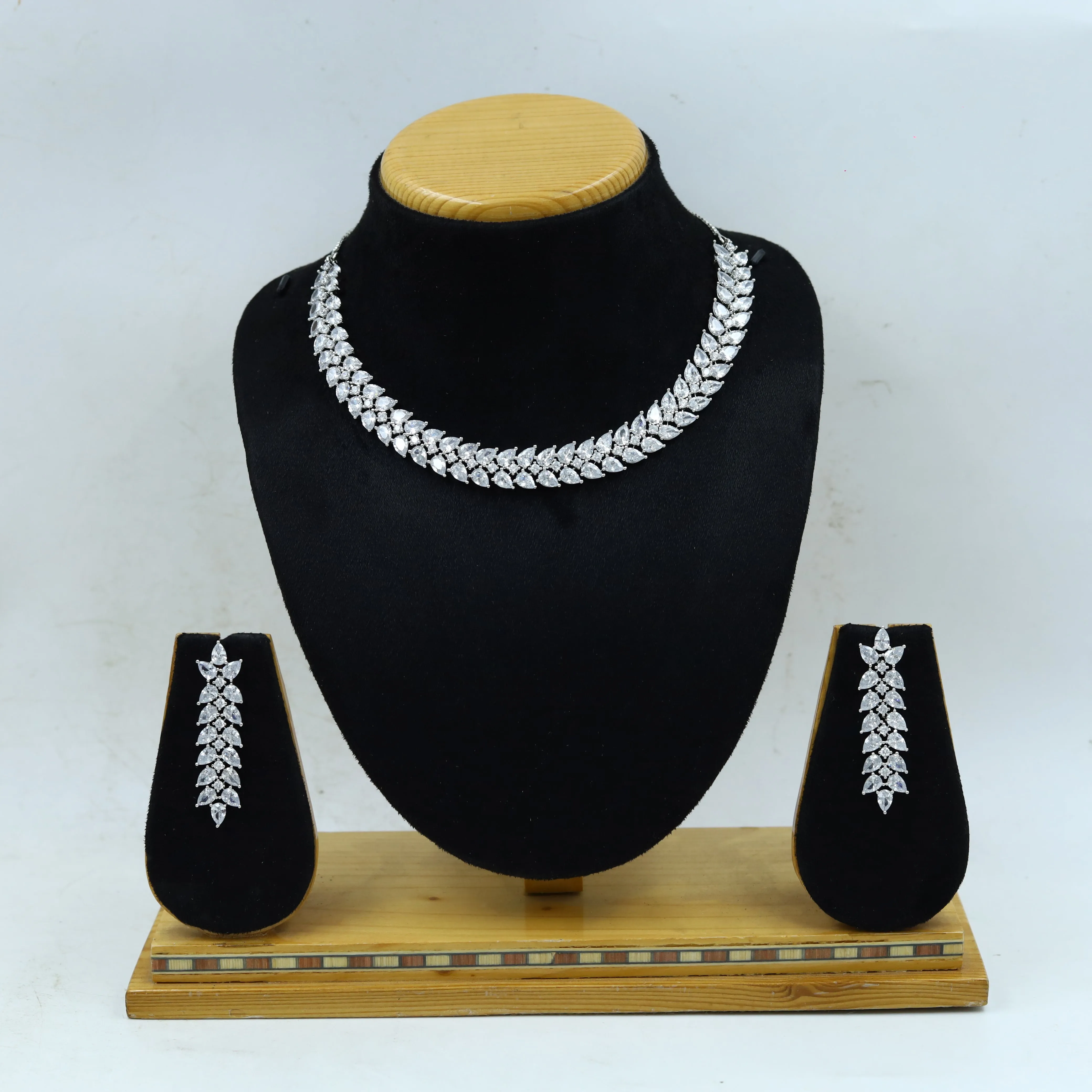 Round Neck Zircon/AD Necklace Set 14855-08